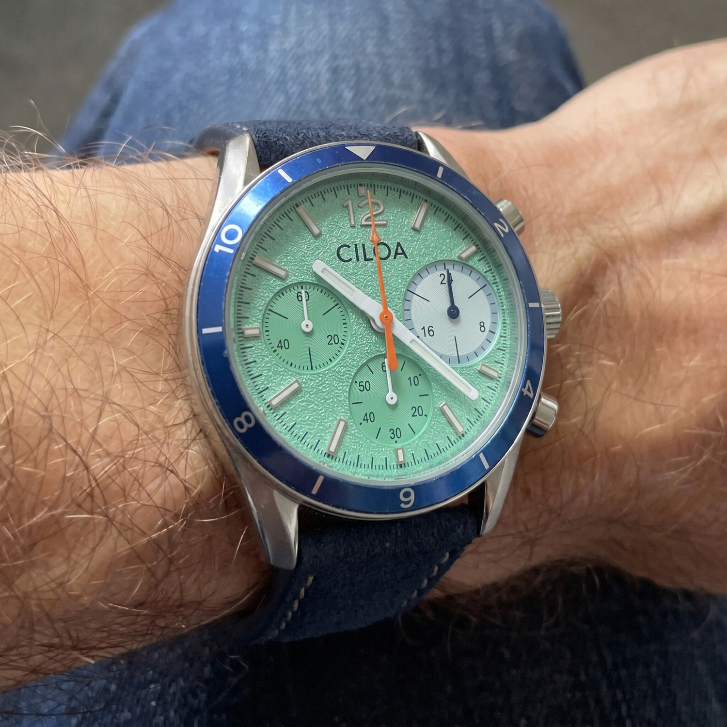 CILOA Men's Chronograph Watch  - Suede Strap Watch บทวิจารณ์และราคา