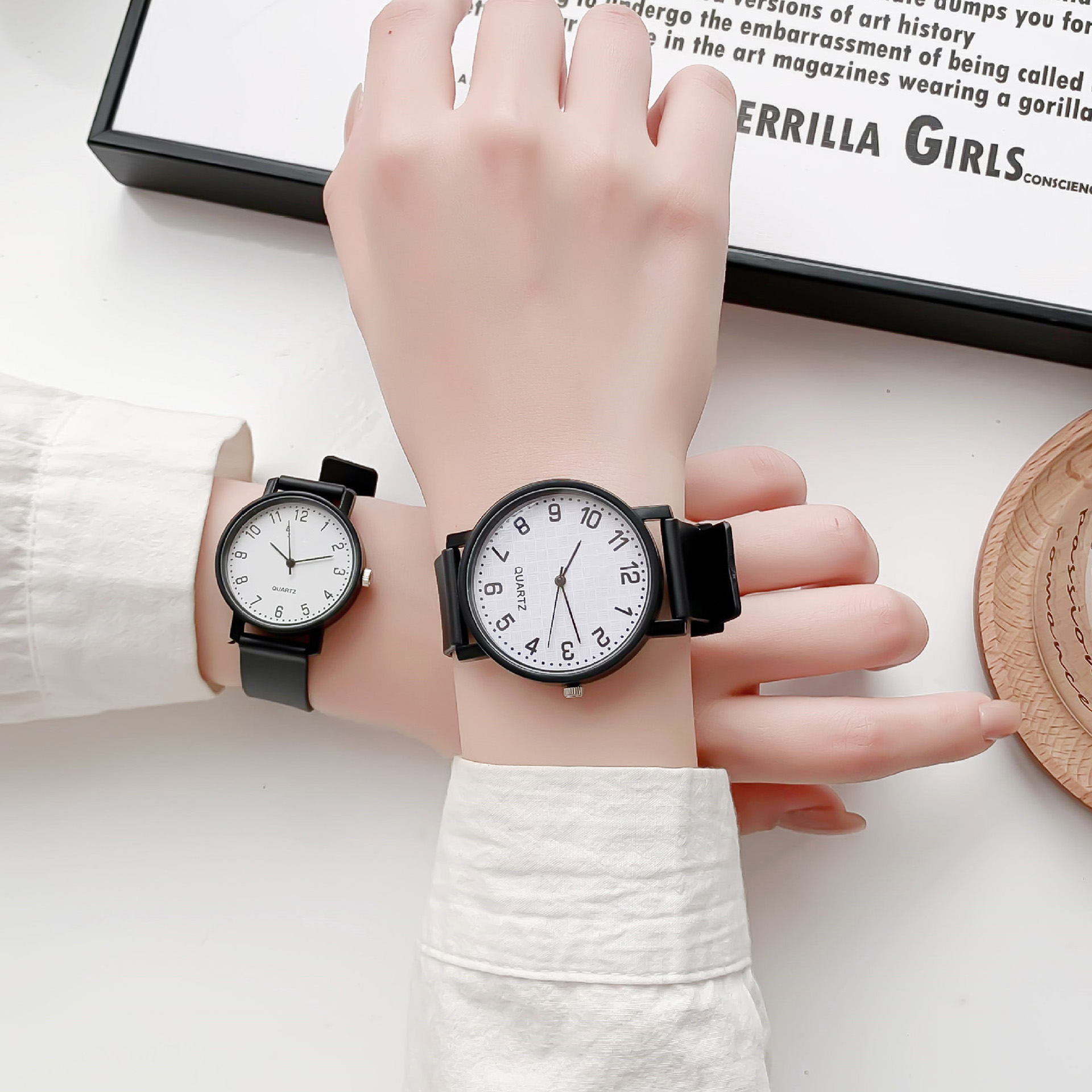 Simple Black Watch Quartz Watc - Silicone Band Women บทวิจารณ์และราคา